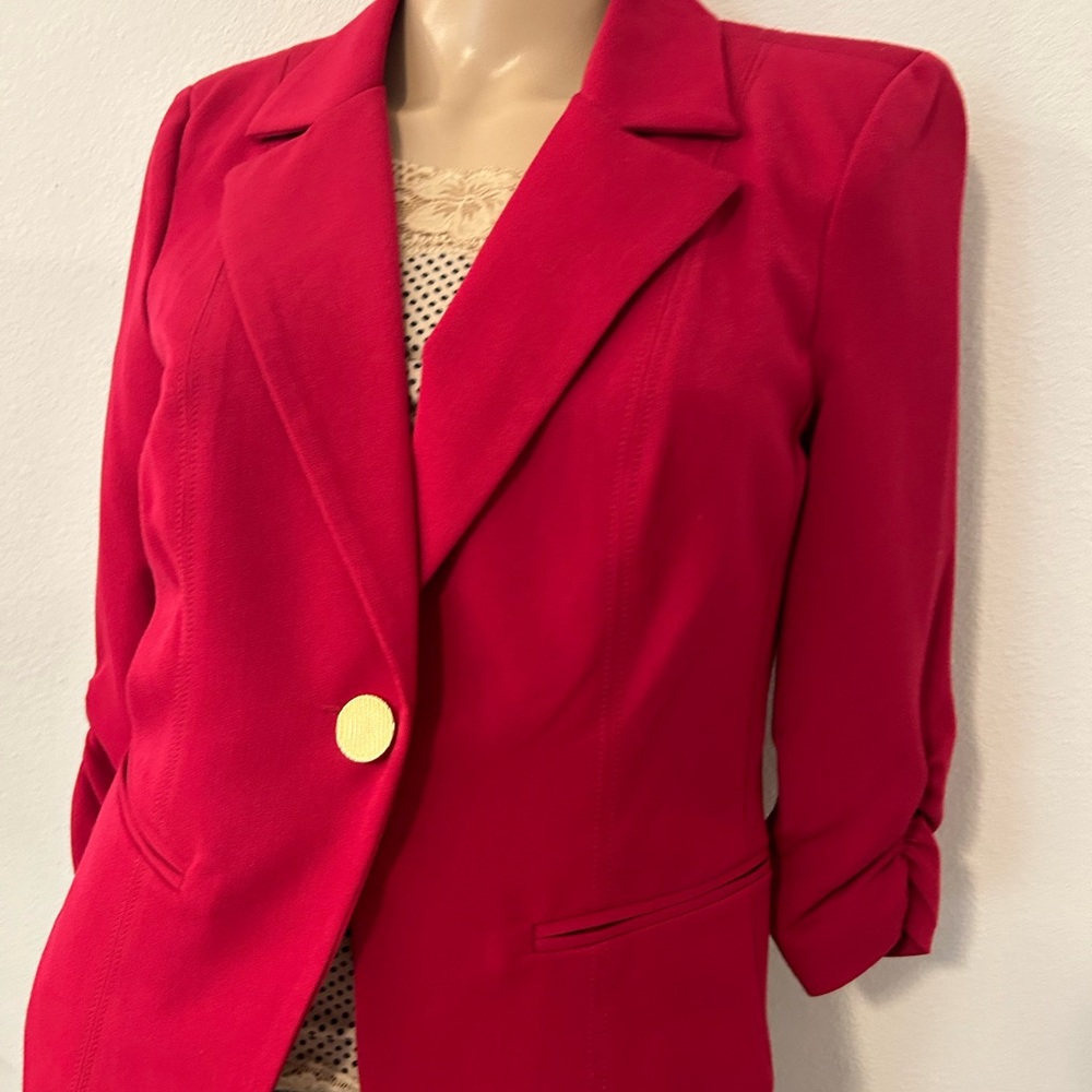 Vibrant Red Tailored Blazer with Notched Lapels